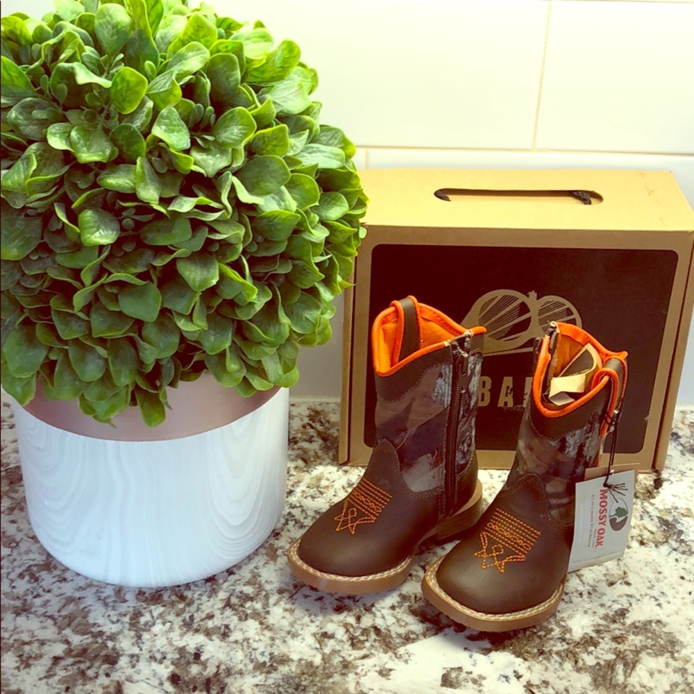 New Buckshot Mossy Oak Boots